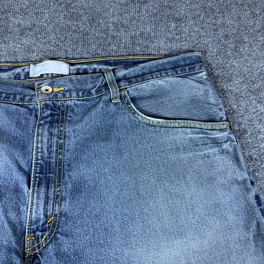 Levis small hole